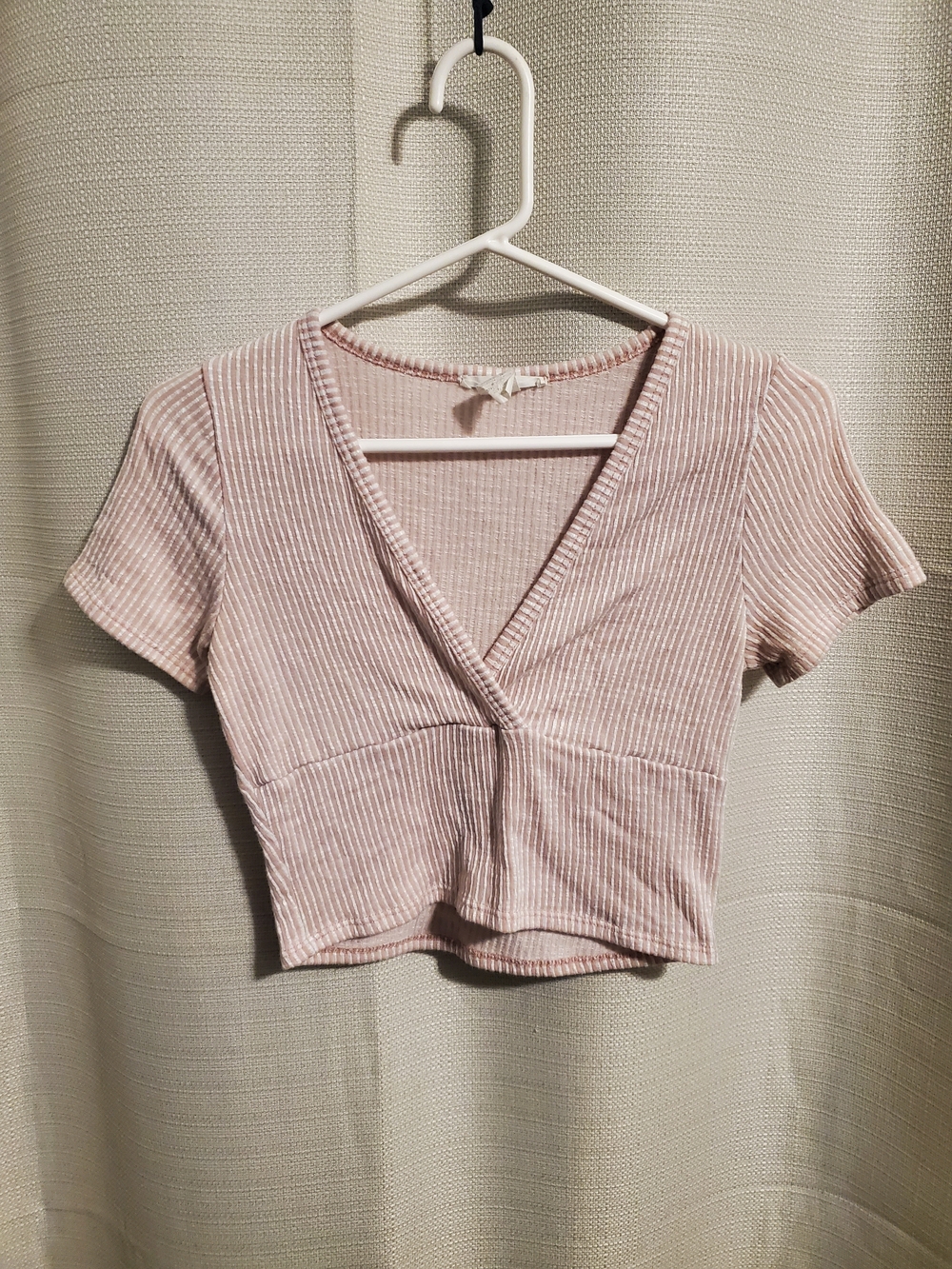 (4/$20) Caution To The Wind Ribbed V-Neck Pink Crop Top